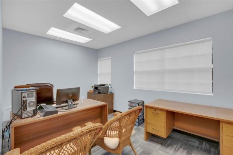 Immobilier commercial à louer à Fort Myers, Floride: 447.32 m2 № 2145037 - photo 6