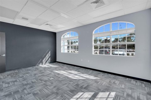 Immobilier commercial à louer à Fort Myers, Floride: 447.32 m2 № 2145037 - photo 8
