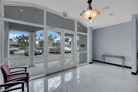 Immobilier commercial à louer à Fort Myers, Floride: 447.32 m2 № 2145037 - photo 13