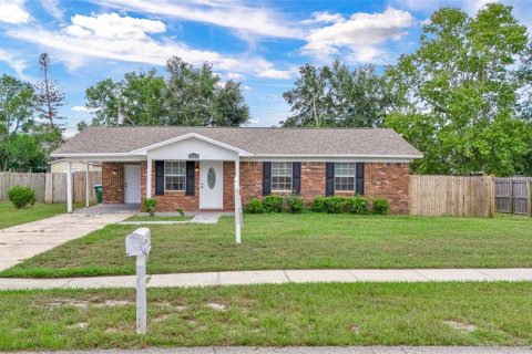 Casa en Deltona, Florida 3 dormitorios, 104.61 m2 № 2361264