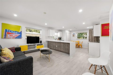 Commercial property in Miami, Florida 168.71 sq.m. № 1868483 - photo 1