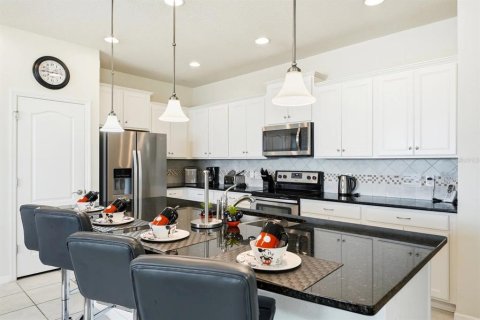 Touwnhouse à vendre à Kissimmee, Floride: 5 chambres, 210.42 m2 № 2215932 - photo 10