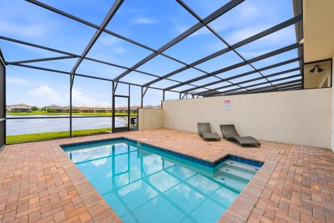 Touwnhouse à vendre à Kissimmee, Floride: 5 chambres, 210.42 m2 № 2215932 - photo 2