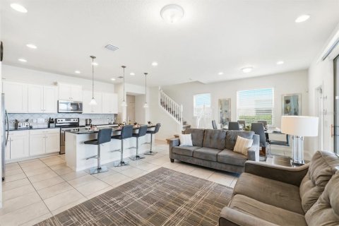 Touwnhouse à vendre à Kissimmee, Floride: 5 chambres, 210.42 m2 № 2215932 - photo 6