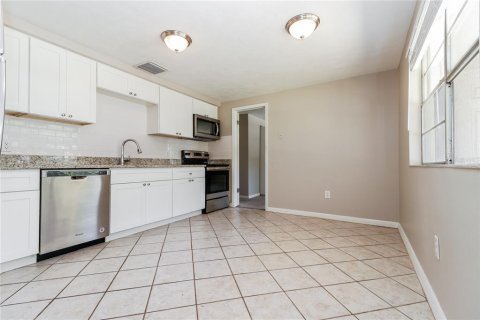 Casa en alquiler en New Port Richey, Florida, 3 dormitorios, 117.43 m2 № 1906090 - foto 5