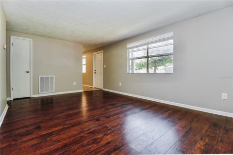 Casa en alquiler en New Port Richey, Florida, 3 dormitorios, 117.43 m2 № 1906090 - foto 2