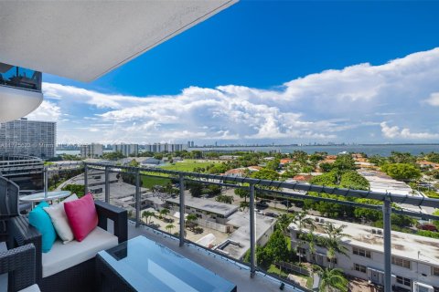 Condominio en venta en North Bay Village, Florida, 2 dormitorios, 135.45 m2 № 1861384 - foto 3