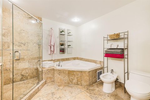Condominio en venta en North Bay Village, Florida, 2 dormitorios, 135.45 m2 № 1861384 - foto 22