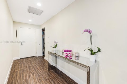 Condominio en venta en North Bay Village, Florida, 2 dormitorios, 135.45 m2 № 1861384 - foto 15