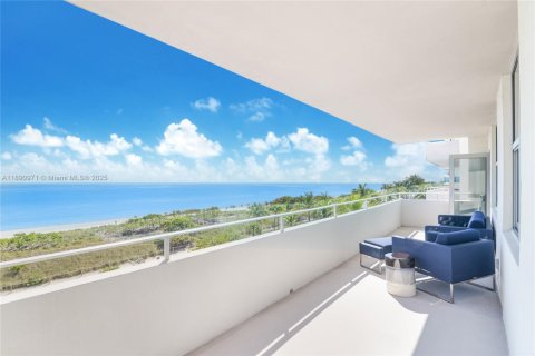 Condo in Surfside, Florida, 2 bedrooms  № 1945410 - photo 9