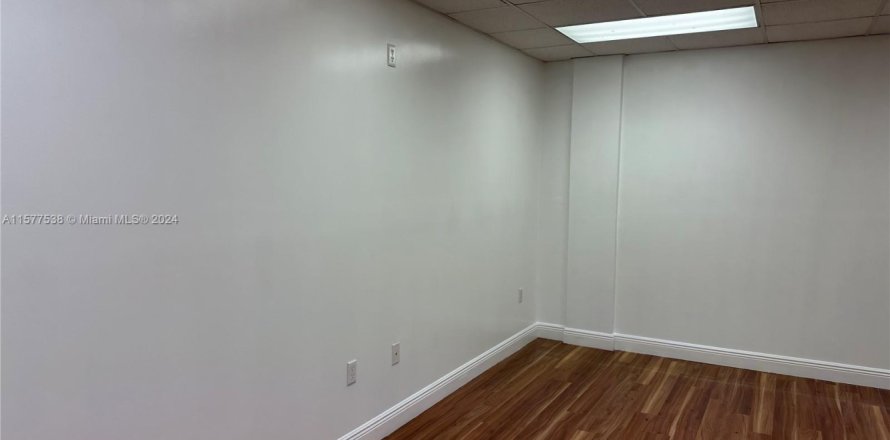 Immobilier commercial à Miami, Floride № 1152151