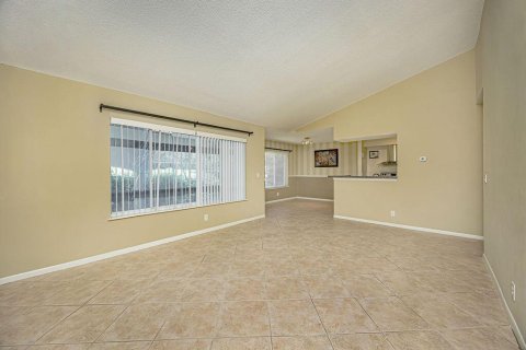 Copropriété à louer à Boynton Beach, Floride: 2 chambres, 82.13 m2 № 2294419 - photo 2
