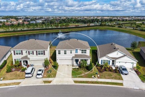 Villa ou maison à vendre à Bradenton, Floride: 5 chambres, 242.01 m2 № 2410396 - photo 2