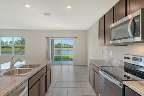 Villa ou maison à vendre à Bradenton, Floride: 5 chambres, 242.01 m2 № 2410396 - photo 15