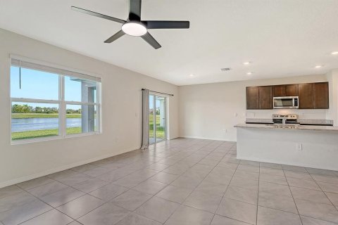 Villa ou maison à vendre à Bradenton, Floride: 5 chambres, 242.01 m2 № 2410396 - photo 9