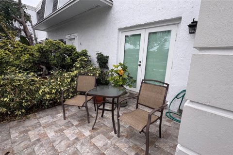 Townhouse in Hallandale Beach, Florida 2 bedrooms, 167.04 sq.m. № 2000310 - photo 6
