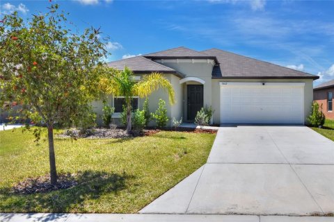 House in NORTH PARK ISLE in Plant City, Florida 4 bedrooms, 179.77 sq.m. № 2200958 - photo 5