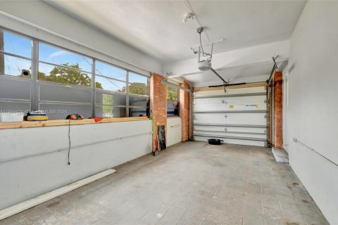 Villa ou maison à vendre à Hollywood, Floride: 2 chambres, 100.33 m2 № 1962552 - photo 15