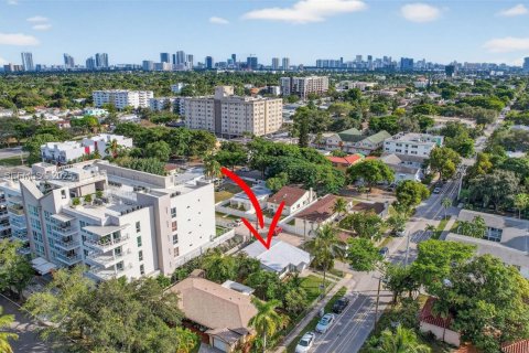 Villa ou maison à vendre à Hollywood, Floride: 2 chambres, 100.33 m2 № 1962552 - photo 17