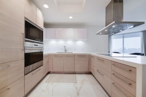 Condominio en venta en North Miami Beach, Florida, 2 dormitorios, 135.54 m2 № 1463576 - foto 8