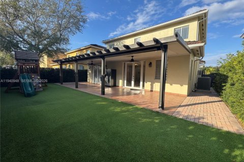 House in Miami, Florida 6 bedrooms, 227.52 sq.m. № 1998842 - photo 29