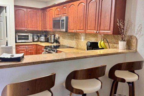 Villa ou maison à vendre à Miami, Floride: 5 chambres, 227.52 m2 № 1998842 - photo 14