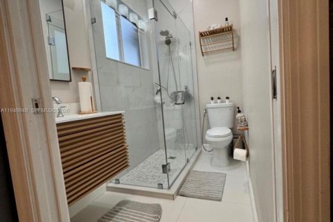 Villa ou maison à vendre à Miami, Floride: 5 chambres, 227.52 m2 № 1998842 - photo 9