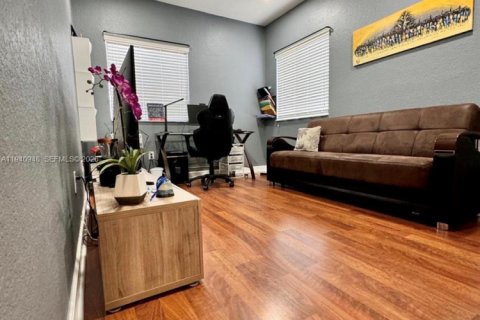 Villa ou maison à vendre à Miami, Floride: 5 chambres, 227.52 m2 № 1998842 - photo 5