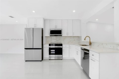 Villa ou maison à vendre à Fort Lauderdale, Floride: 3 chambres, 136.01 m2 № 2432871 - photo 11