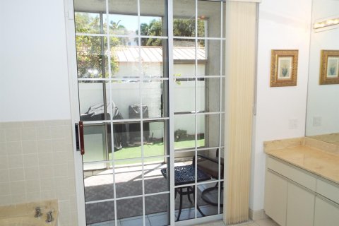 Copropriété à vendre à Pompano Beach, Floride: 2 chambres, 134.24 m2 № 2251403 - photo 10