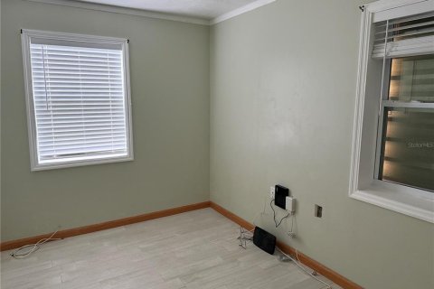 House in Saint Petersburg, Florida 2 bedrooms, 82.22 sq.m. № 1916118 - photo 7