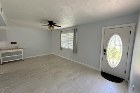 House in Saint Petersburg, Florida 2 bedrooms, 82.22 sq.m. № 1916118 - photo 3