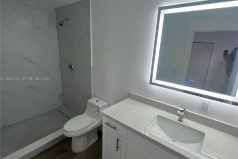 Villa ou maison à vendre à Miami Gardens, Floride: 3 chambres, 69.68 m2 № 1999347 - photo 2