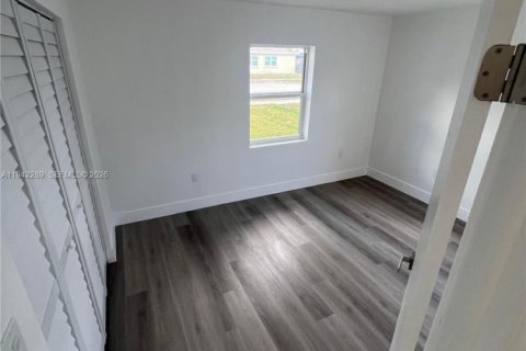 Villa ou maison à vendre à Miami Gardens, Floride: 3 chambres, 69.68 m2 № 1999347 - photo 7