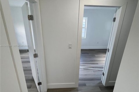 Villa ou maison à vendre à Miami Gardens, Floride: 3 chambres, 69.68 m2 № 1999347 - photo 3