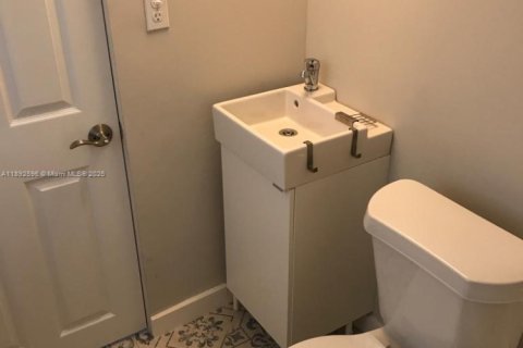 Villa ou maison à louer à Miami, Floride: 1 chambre, 60.39 m2 № 1946379 - photo 5