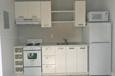 Villa ou maison à louer à Miami, Floride: 1 chambre, 60.39 m2 № 1946379 - photo 3