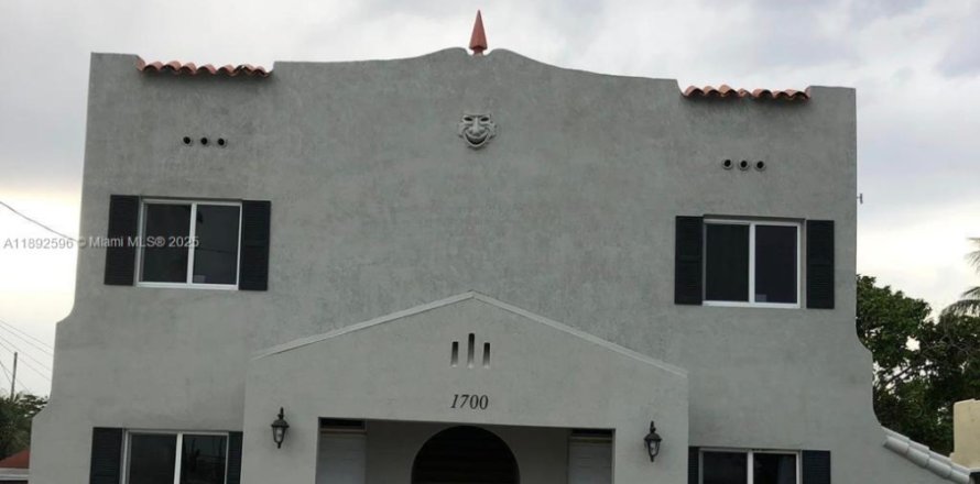 Villa ou maison à Miami, Floride 1 chambre, 60.39 m2 № 1946379