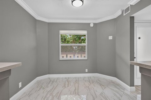 Copropriété à vendre à Coconut Creek, Floride: 2 chambres, 118.45 m2 № 2189813 - photo 3