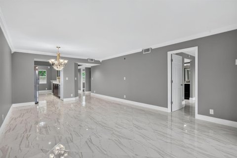 Copropriété à vendre à Coconut Creek, Floride: 2 chambres, 118.45 m2 № 2189813 - photo 10
