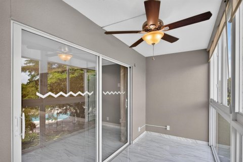 Copropriété à vendre à Coconut Creek, Floride: 2 chambres, 118.45 m2 № 2189813 - photo 16