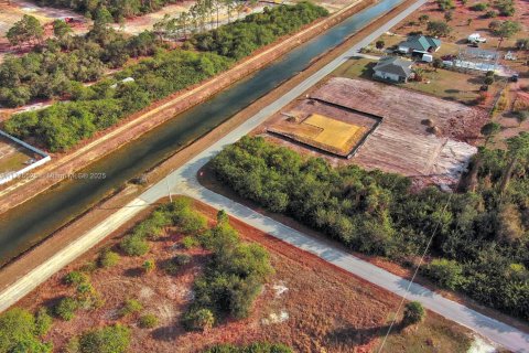 Land in Lehigh Acres, Florida № 2158135 - photo 13