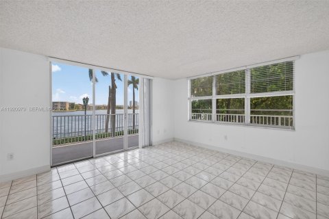 Купить кондоминиум в Авентура, Флорида 3 спальни, 157.28м2, № 1977399 - фото 15