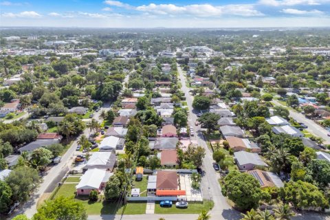 House in Miami, Florida 3 bedrooms, 126.07 sq.m. № 1839438 - photo 30