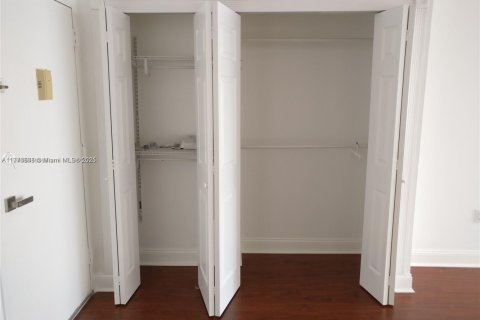 Condominio en alquiler en Aventura, Florida, 1 dormitorio, 95.97 m2 № 1938536 - foto 11