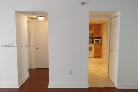 Condominio en alquiler en Aventura, Florida, 1 dormitorio, 95.97 m2 № 1938536 - foto 10