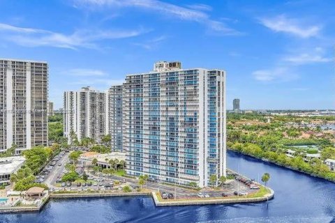 Condominio en alquiler en Aventura, Florida, 1 dormitorio, 95.97 m2 № 1938536 - foto 1