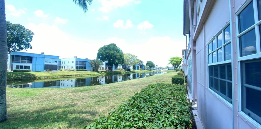Condominio en Delray Beach, Florida, 2 dormitorios № 1189657