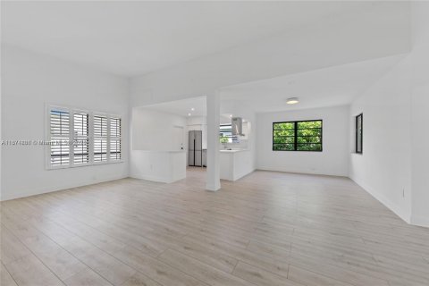 Casa en alquiler en North Bay Village, Florida, 4 dormitorios, 184.97 m2 № 1922835 - foto 7