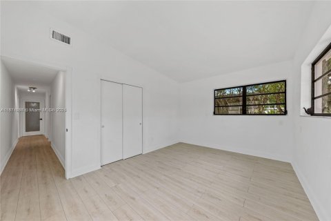 Casa en alquiler en North Bay Village, Florida, 4 dormitorios, 184.97 m2 № 1922835 - foto 12